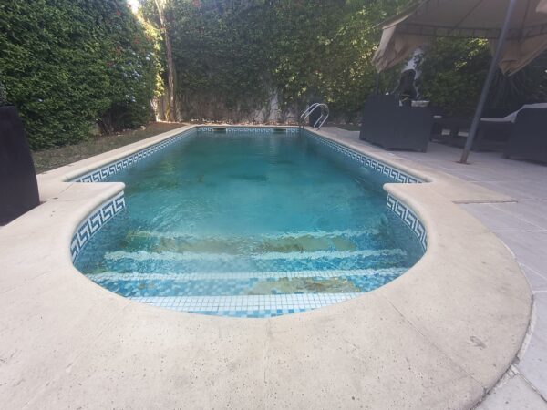 Gammarth joli meublé une chambres avec belle piscine jardin terrasse location annuelle