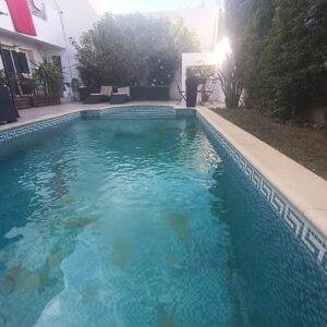 Gammarth joli meublé une chambres avec belle piscine jardin terrasse location annuelle
