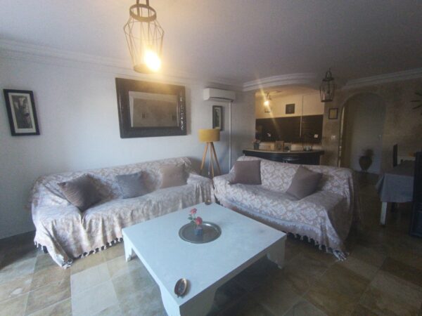 Gammarth joli meublé une chambres avec belle piscine jardin terrasse location annuelle