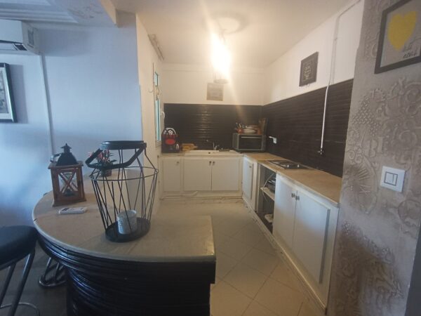 Gammarth joli meublé une chambres avec belle piscine jardin terrasse location annuelle