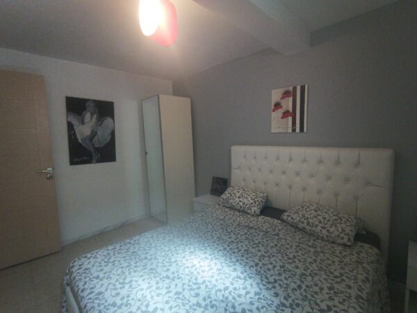 Gammarth joli meublé une chambres avec belle piscine jardin terrasse location annuelle