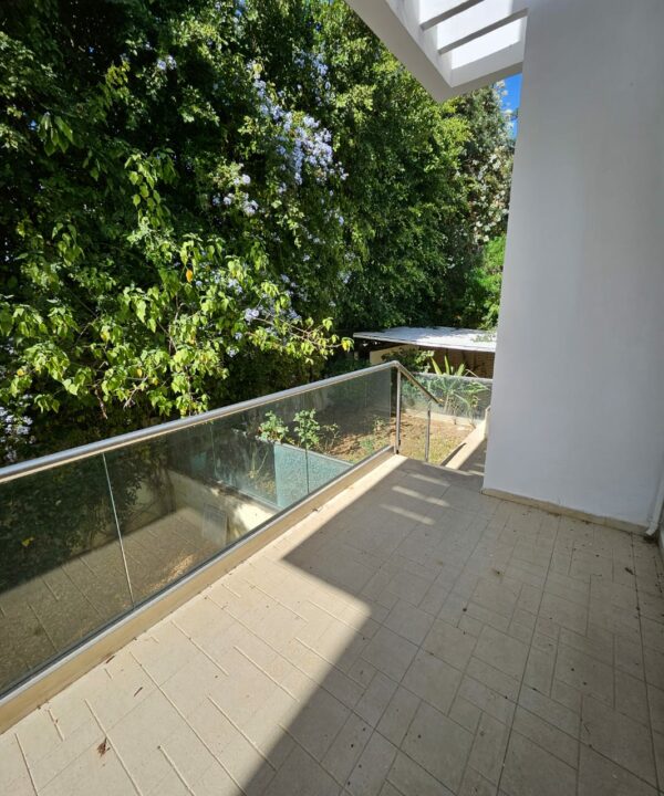 Sidi bou très lle villa moderne avec jardin à la location annuelle