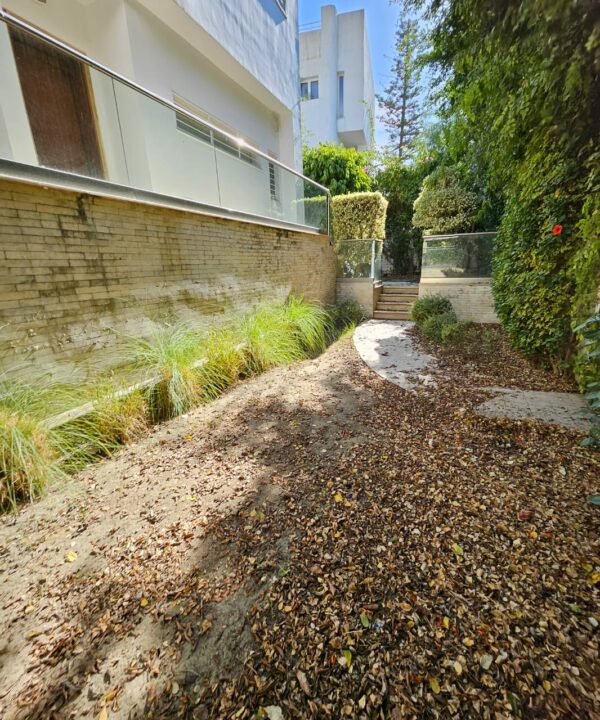 Sidi bou très lle villa moderne avec jardin à la location annuelle