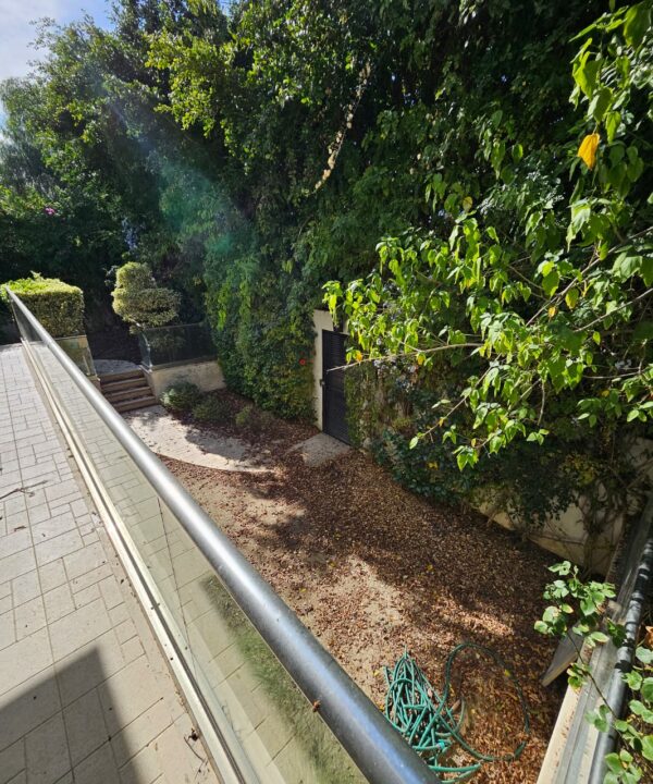 Sidi bou très lle villa moderne avec jardin à la location annuelle