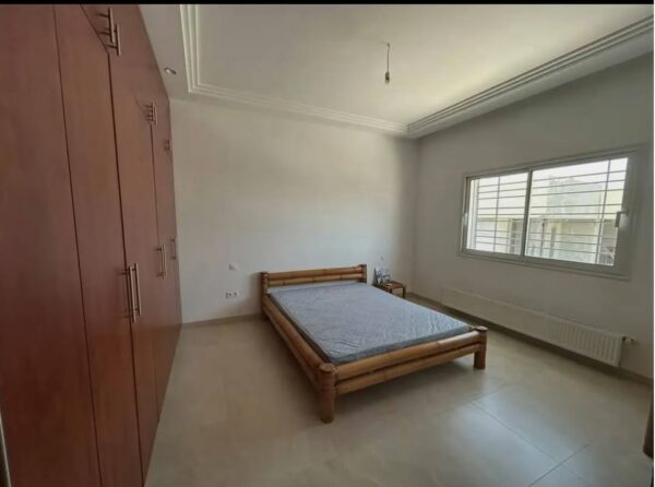 Gammarth récente et spacieuse villa chambres 7 piscine jardin à la location annuelle