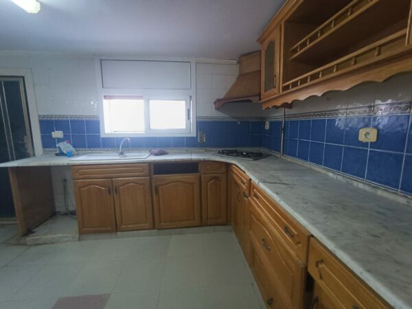 Opportunité spacieux triplex S5 avec jardin parking a vendre sur Gammarth résidence