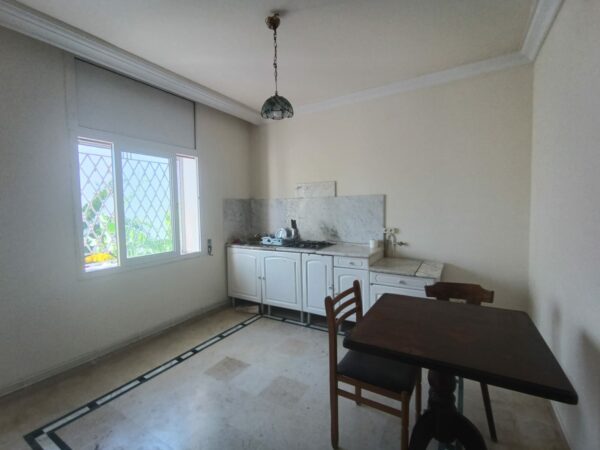 Opportunité spacieux triplex S5 avec jardin parking a vendre sur Gammarth résidence