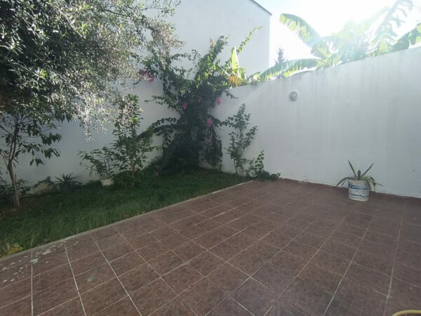 Opportunité spacieux triplex S5 avec jardin parking a vendre sur Gammarth résidence