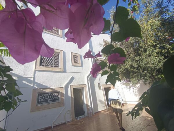 Opportunité spacieux triplex S5 avec jardin parking a vendre sur Gammarth résidence