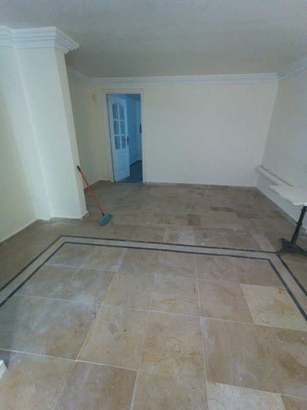 Opportunité spacieux triplex S5 avec jardin parking a vendre sur Gammarth résidence