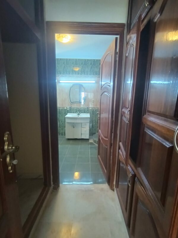 Opportunité spacieux triplex S5 avec jardin parking a vendre sur Gammarth résidence