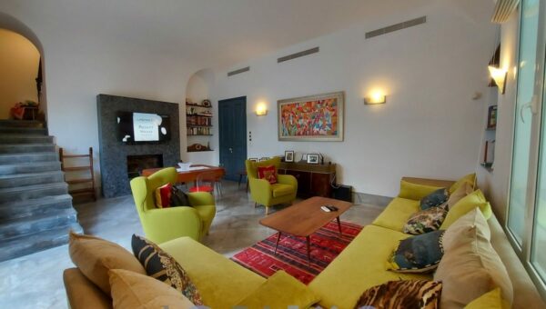 A vendre demeure d'exception sur Gammarth foret avec 5 suites piscine interieure grand jardin