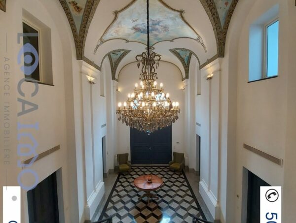 A vendre demeure d'exception sur Gammarth foret avec 5 suites piscine interieure grand jardin