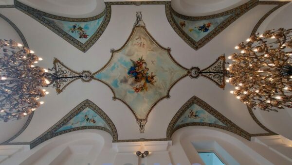 A vendre demeure d'exception sur Gammarth foret avec 5 suites piscine interieure grand jardin