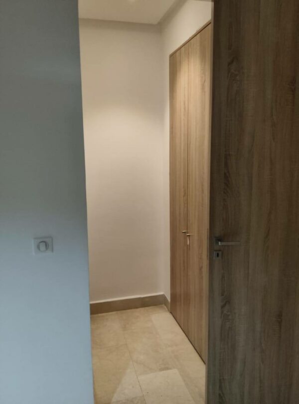 A louer joli meublé avec suites terrasse et piscine