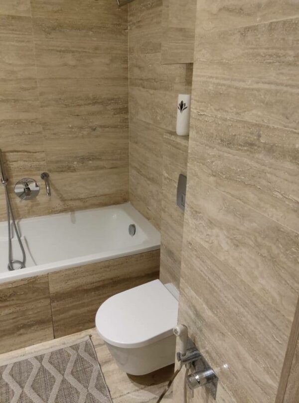 A louer joli meublé avec suites terrasse et piscine