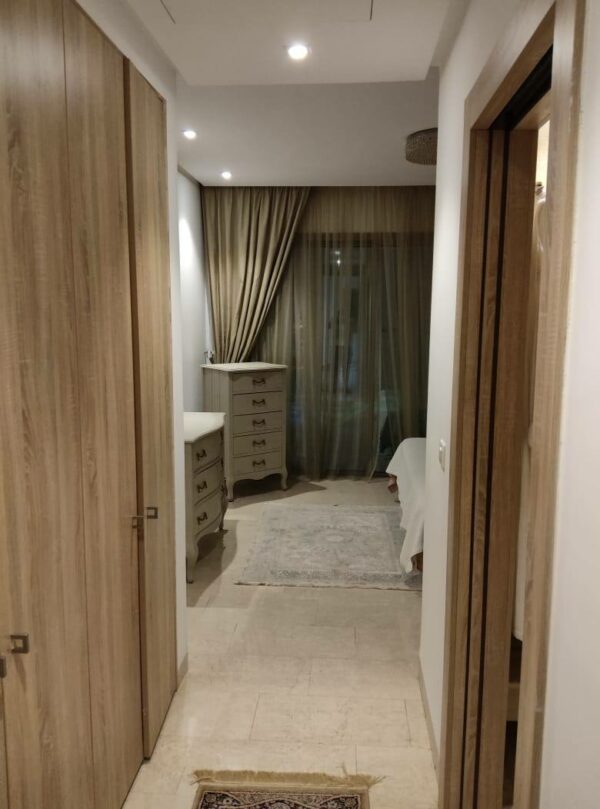 A louer joli meublé avec suites terrasse et piscine