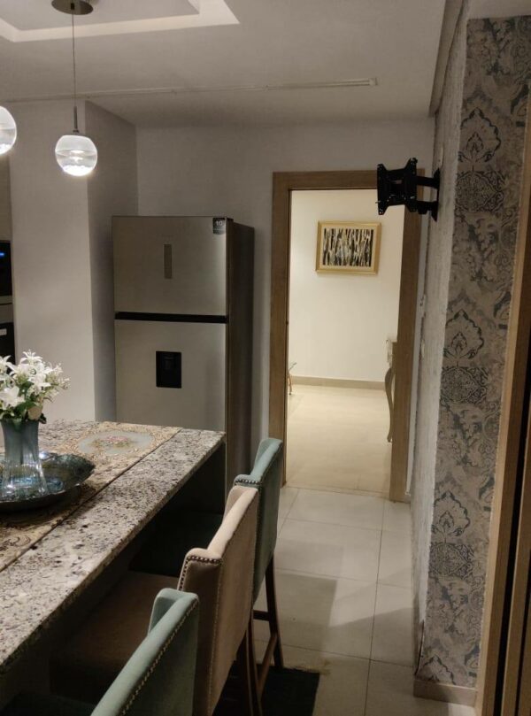 A louer joli meublé avec suites terrasse et piscine