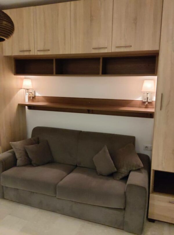 A louer joli meublé avec suites terrasse et piscine