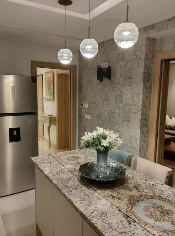 A louer joli meublé avec suites terrasse et piscine