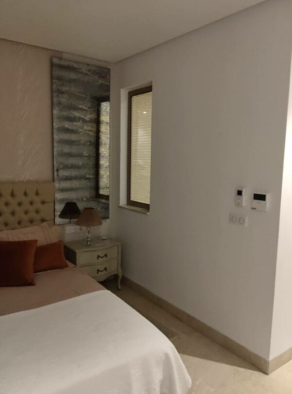 A louer joli meublé avec suites terrasse et piscine