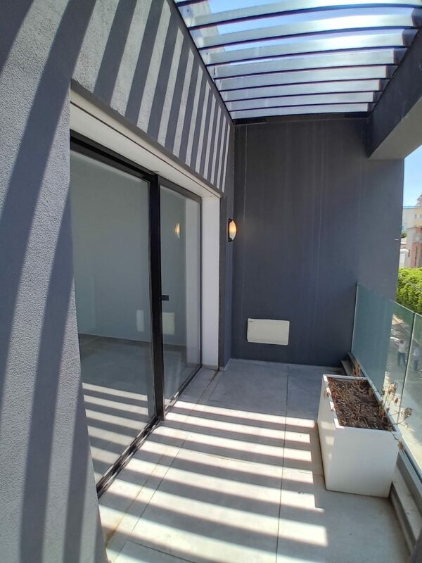 Gammarth zone résidentielle VIP suerbe et récent triplex S+4 a vendre