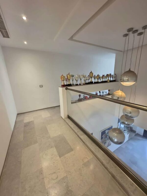 Villa moderne s4 à vendre sur la Soukra dans une résidence sécurisée