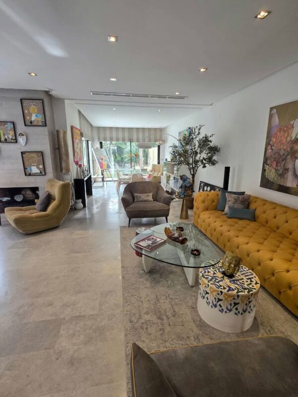 Villa moderne s4 à vendre sur la Soukra dans une résidence sécurisée