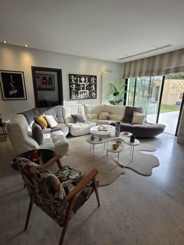 Villa moderne s4 à vendre sur la Soukra dans une résidence sécurisée