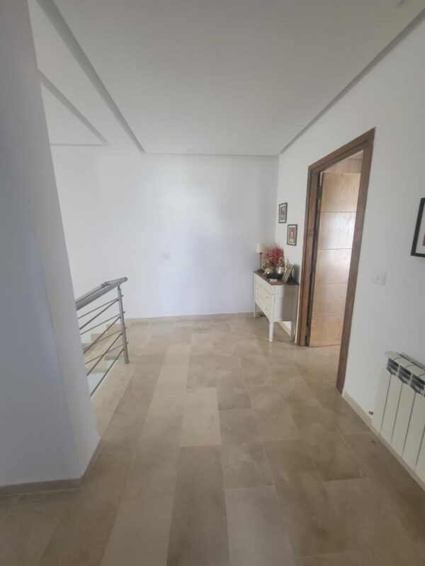 La Soukra villa contemporaine S4 jardin piscine a vendre