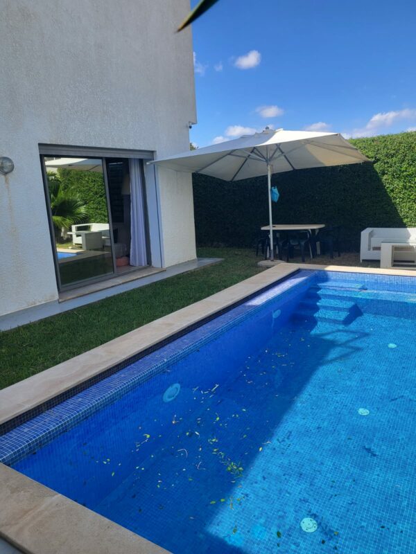La Soukra villa contemporaine S4 jardin piscine a vendre