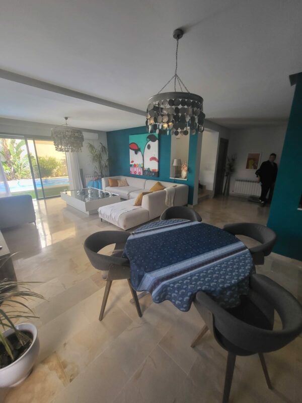 La Soukra villa contemporaine S4 jardin piscine a vendre