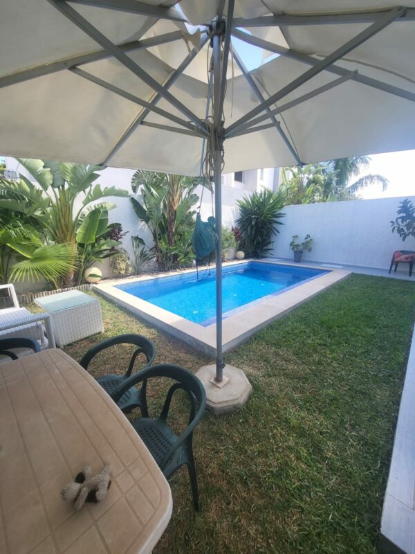 La Soukra villa contemporaine S4 jardin piscine a vendre