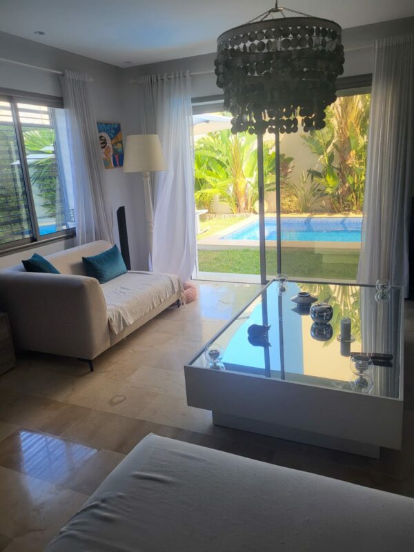 La Soukra villa contemporaine S4 jardin piscine a vendre