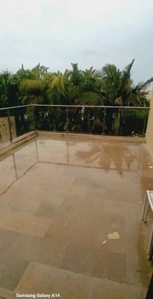 Villa moderne s4 à vendre sur la Soukra dans une résidence sécurisée