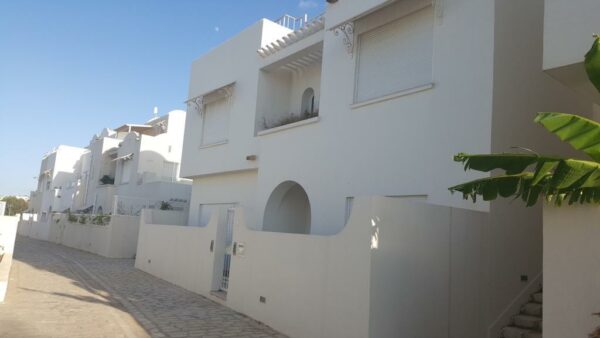 A louer sur Cap Gammarth Marina duplex haut de gamme chambres vue mer et marina