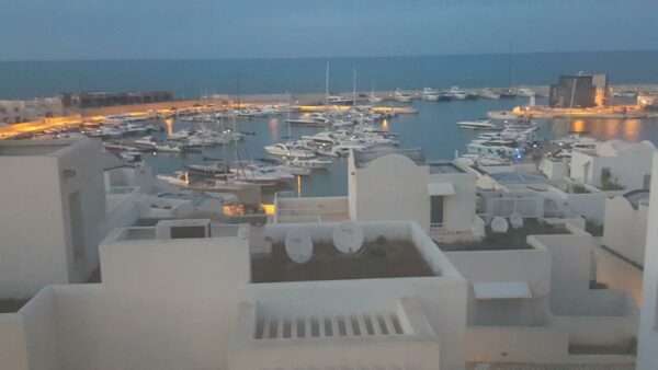 A louer sur Cap Gammarth Marina duplex haut de gamme chambres vue mer et marina