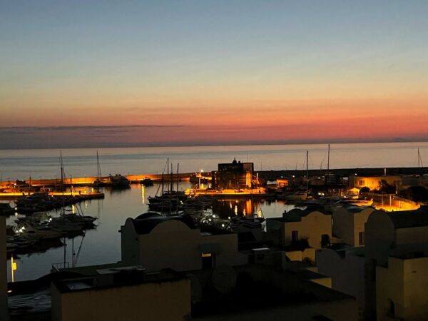 A louer sur Cap Gammarth Marina duplex haut de gamme chambres vue mer et marina