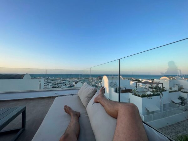 A louer sur Cap Gammarth Marina duplex haut de gamme chambres vue mer et marina