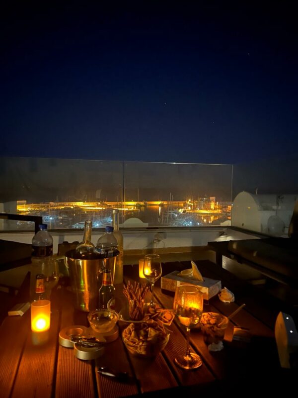 A louer sur Cap Gammarth Marina duplex haut de gamme chambres vue mer et marina