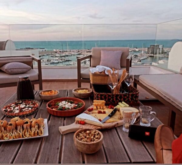 A louer sur Cap Gammarth Marina duplex haut de gamme chambres vue mer et marina