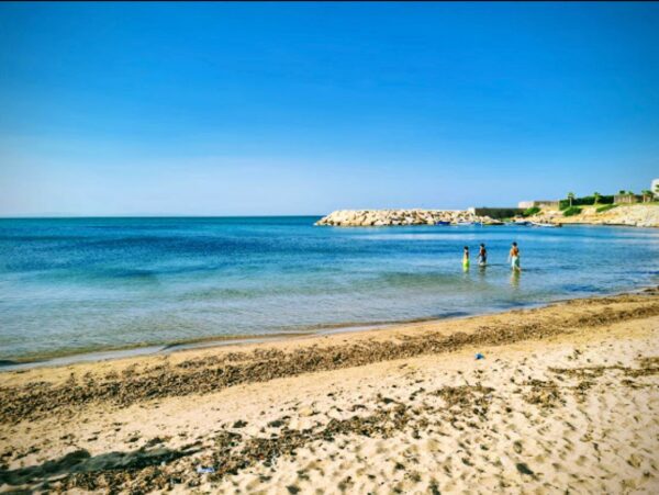 A louer sur Cap Gammarth Marina duplex haut de gamme chambres vue mer et marina