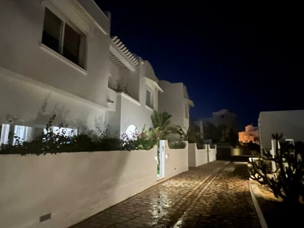 A louer sur Cap Gammarth Marina duplex haut de gamme chambres vue mer et marina