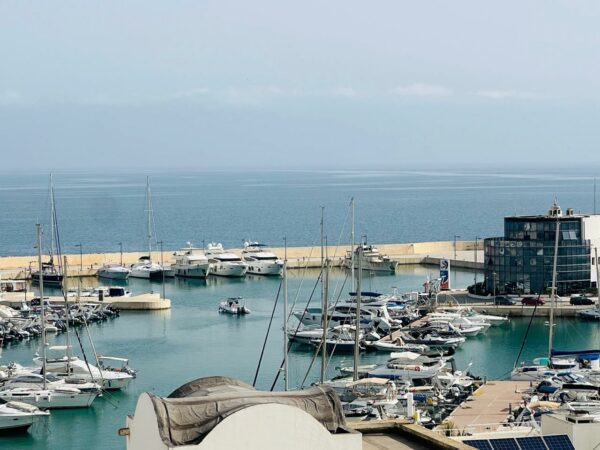 A louer sur Cap Gammarth Marina duplex haut de gamme chambres vue mer et marina