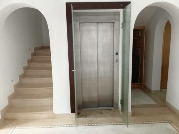 Cap Gammarth jolie villa vue mer et marina à louer