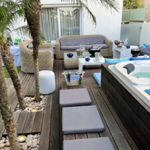 Marina Cap Gammarth rez de chaussée 3 chambres avec piscine jacuzzi et jardin a vendre