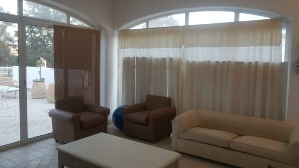 Opportunité spacieux triplex S5 avec jardin parking a vendre sur Gammarth résidence