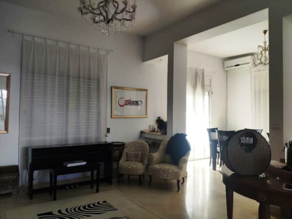 Marsa Les Pins jolie maison de maitre avec piscine à vendre