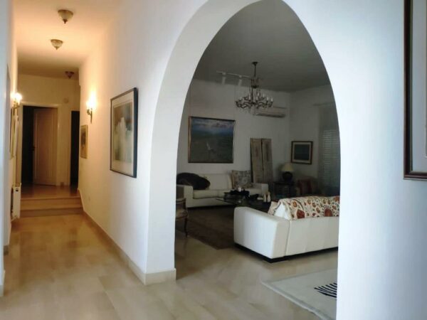 Marsa Les Pins jolie maison de maitre avec piscine à vendre