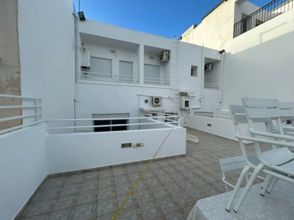 Marsa Plage bel immeuble bien situé avec duplex et appartement a vendre